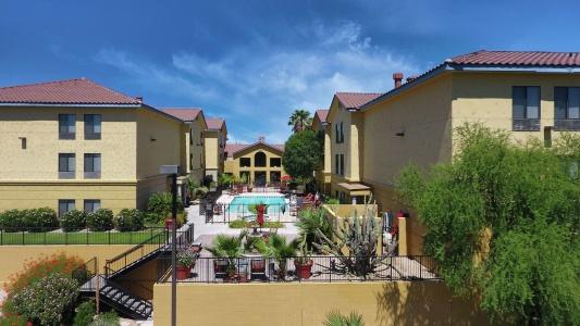 Hampton Inn & Suites Tucson Mall - 13