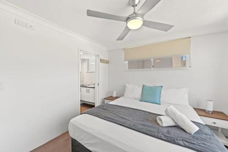 Burleigh Beach Tower - 120