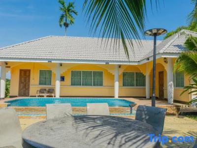 Apinya Resort Bangsaray - 104