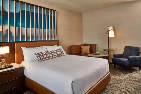 Renaissance Dallas - 3