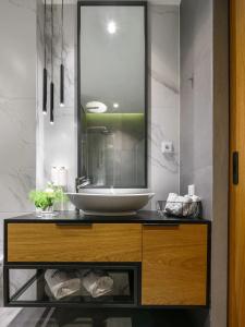 Olvios Luxury Suites - 19