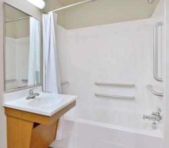 WoodSpring Suites - 6