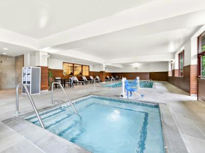 Hampton Inn & Suites - 28