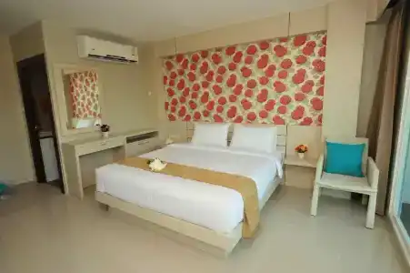 Chalong Beach Front Residence - 3
