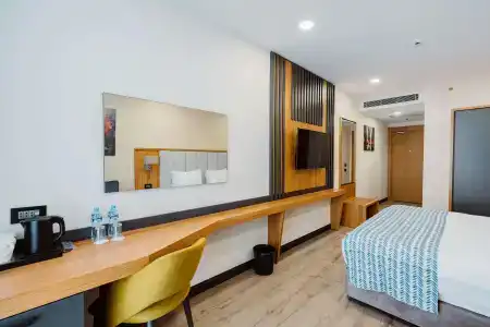 Best Western Plus - 58