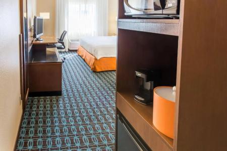 Fairfield Inn & Suites - 27