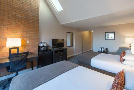 The Embassy Inn - 52