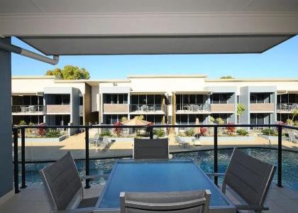 Ramada by Wyndham - 25