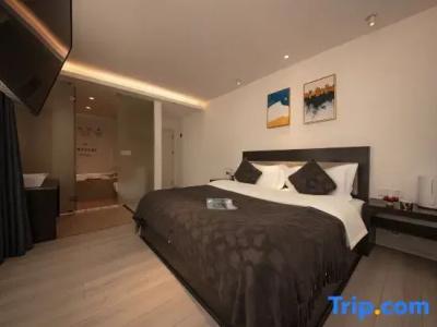 Pure Comfort Inn - 40
