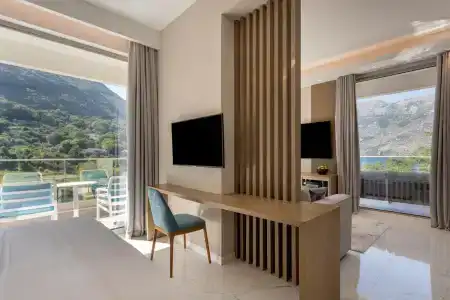 Blue Kotor Bay Premium Spa Resort - 38