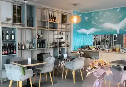 Season Suite Apart - 7
