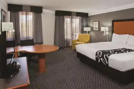 La Quinta by Wyndham Tucson Airport - 38
