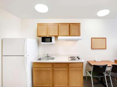 WoodSpring Suites - 12
