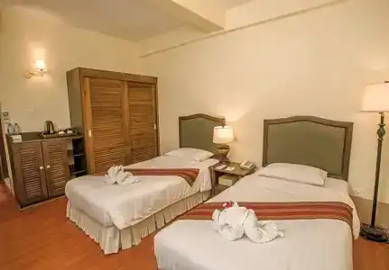 Shwe Ingyinn Mandalay - 39