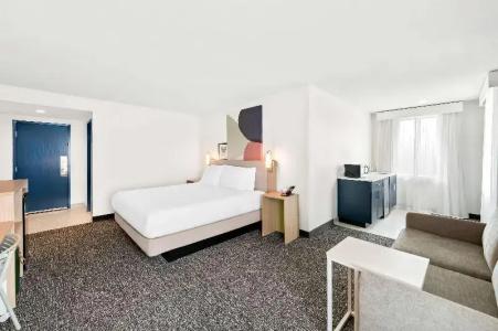 Barrington & Suites - 37