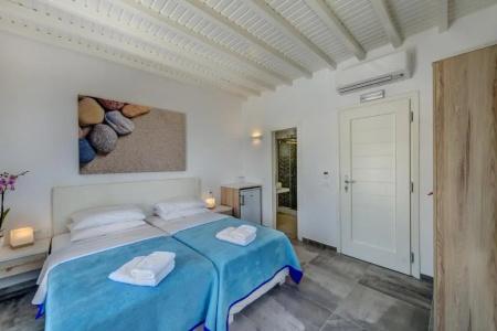 Makis Place - 39