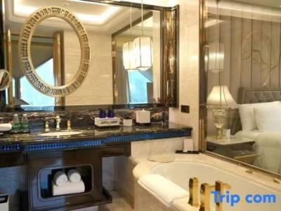 Wanda Reign Wuhan - 56