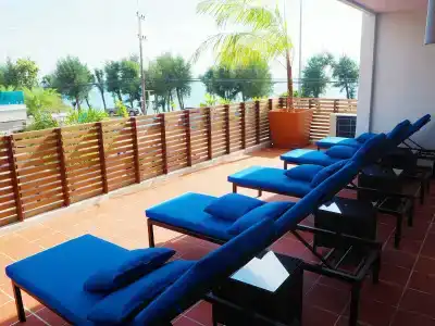 GrandBlue Resort & Beachclub - 18