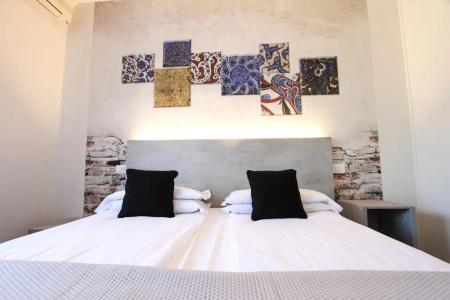 b City - 44