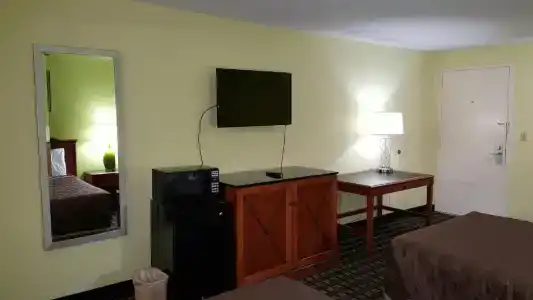 American Inn - 70