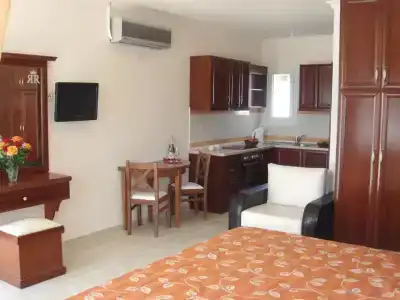 Royal Beach - 8