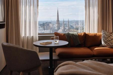 Rydges - 73