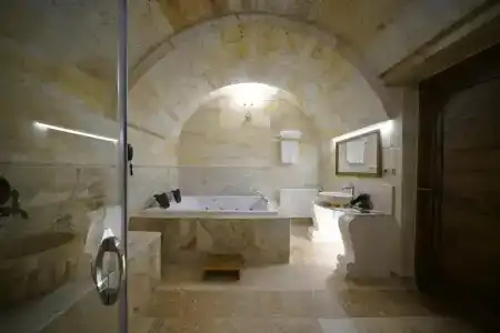 Serenus Cave Suites - 100