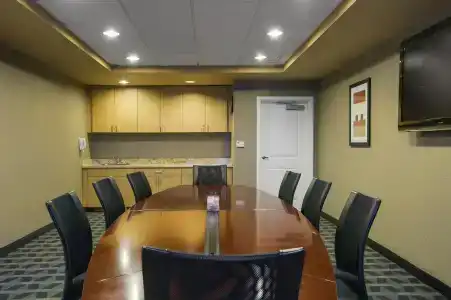 TownePlace Suites by Marriott Kansas City - 11