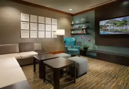 Courtyard by Marriott Fort Lauderdale Beach - 16