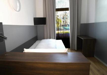 Apadana Frankfurt - 23