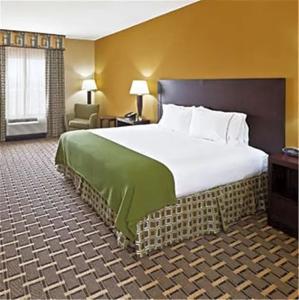 Holiday Inn Express & Suites West - 22