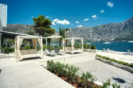 Blue Kotor Bay Premium Spa Resort - 23