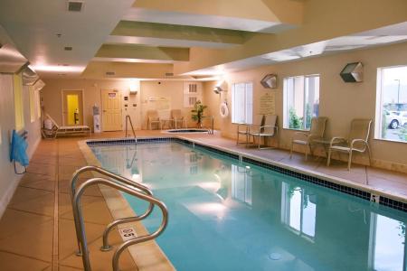 Hampton Inn & Suites - 12