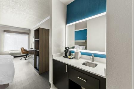 Holiday Inn Express Island, An Ihg - 41