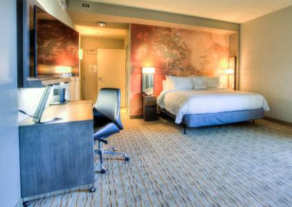 Courtyard by Marriott - 6