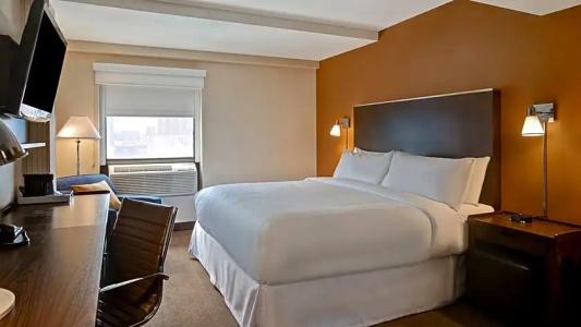 Four Points by Sheraton - 51