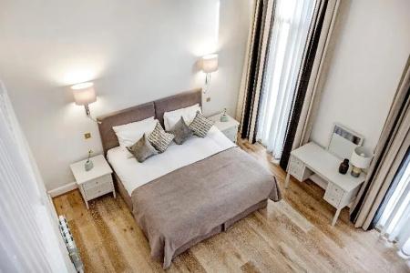 Queensgate Court - 63