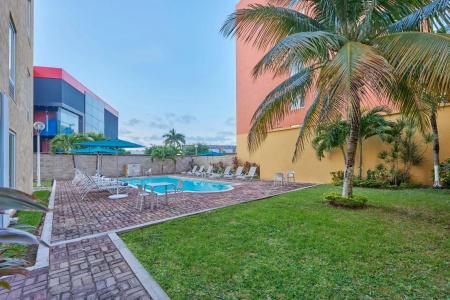 City Express Cancun - 26