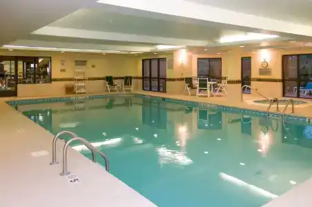 Courtyard by Marriott Nashville at Opryland - 14