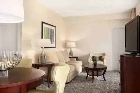 Capital Hilton - 4