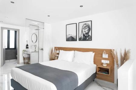 Melo Athens - 126