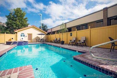 Clarion Pointe - 18