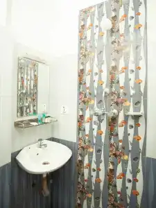 Oyo 219 Royal Kusum - 7