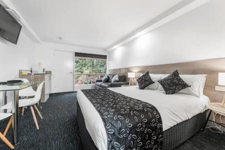 Bay City (Geelong) - 26