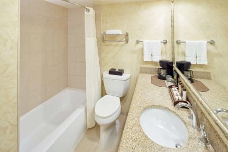 Outrigger Waikiki Beach Resort - 9