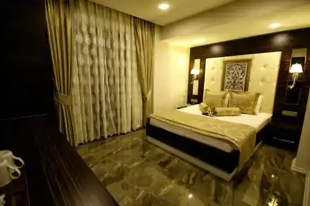 Venus Suite - 6