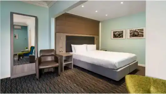 London Chigwell Prince Regent, BW Signature Collection - 61