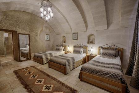 Hera Cave Suites - 29