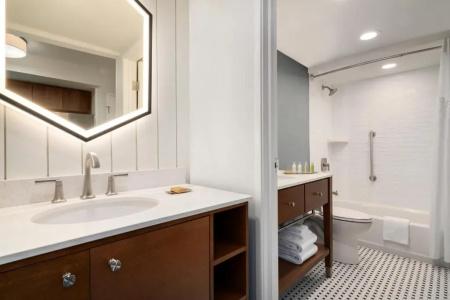 DoubleTree by Hilton Ocean City Oceanfront - 120