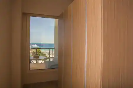 Redcon Suites - 221